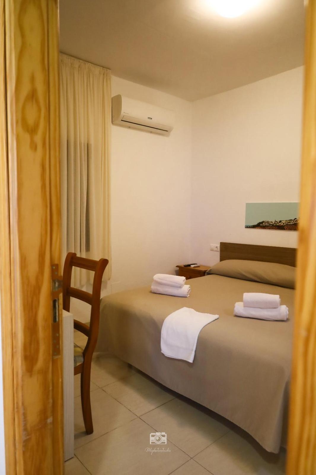 Hospedium Dlj Hostal Ben Nassar Arjona Esterno foto